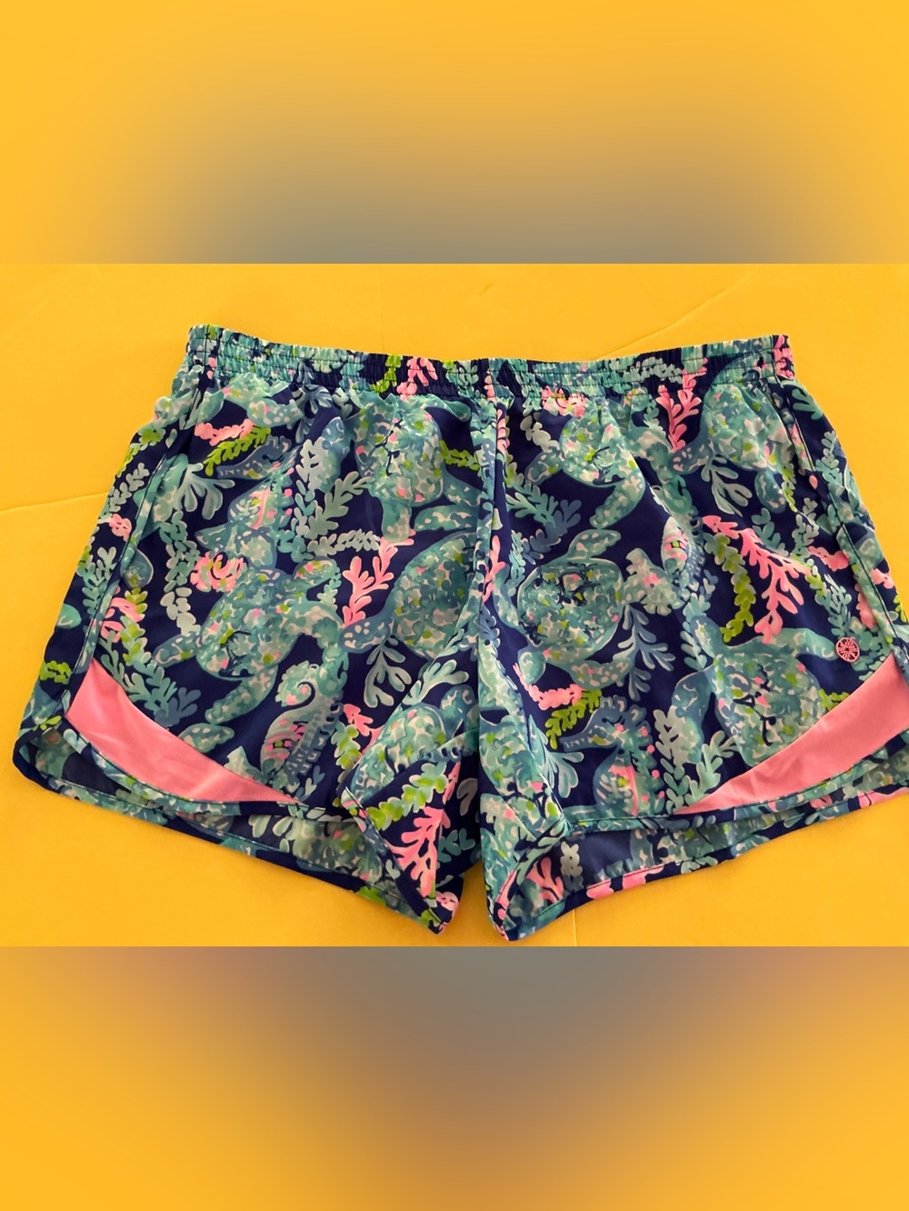 Lilly Pulitzer Luxletic Ocean Trail shorts sz large